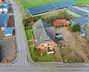 Gepflegtes Mehrfamilienhaus mit 6 Wohneinheiten in 25767 Bunsoh zu verkaufen (bis zu 57.000EUR Miete)