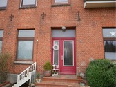 Eingangstür zur Whg. im EG 130 m² - Gepflegtes Mehrfamilienhaus 6 WE & Ausbaureserv. in 25767 Bunsoh zu verkaufen (bis zu 57.000EUR Miete)