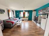 Wohnzimmer - 7 Zimmer Einfamilienhaus zum Kaufen in Wehrheim