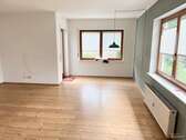 Wohnzimmer - 4 Zimmer Doppelhaushälfte in Wehrheim
