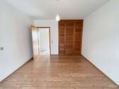 Schlafzimmer - Doppelhaushälfte mit 135,00 m&sup2; in Wehrheim zum Kaufen