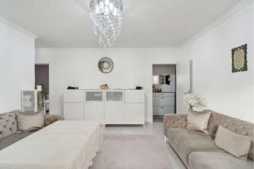 backbone_582778-A_043_HD - 