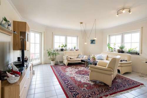 Wohnzimmer - 3 Zimmer Doppelhaushälfte in Hambach