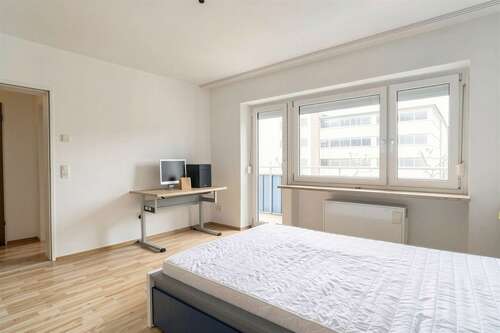 Schlafzimmer - 2 Zimmer 2- Zimmerwohnung zum Kaufen in Kelkheim (Taunus)