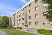 Hausansicht - 2- Zimmerwohnung mit 53,00 m&sup2; in Schwalbach am Taunus zum Kaufen