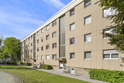 Hausansicht - 2- Zimmerwohnung mit 53,00 m&sup2; in Schwalbach am Taunus zum Kaufen