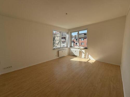 Foto - TOP RENOVIERT! Große helle 4 Zimmer Wohnung