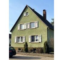 Freistehendes Zweifamilienhaus mit Grundstück in Liedolsheim - Dettenheim