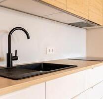 Neuwertige Singlewohnung inkl. Einbauküche I Balkon I Smart Home I Wärmepumpe | Tiefgarage - Halle (Saale) Halle-Neustadt