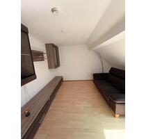 2 Zimmerwohnung im Dachgeschoss + Esszimmer + Keller - Straubing