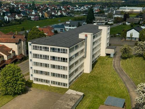 Foto - Lagerhalle im Ortskern von Gomaringen zu vermieten