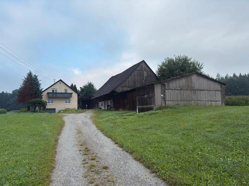 Foto - Traumhafte Alleinlage Bauernhaus mit großer Svheune