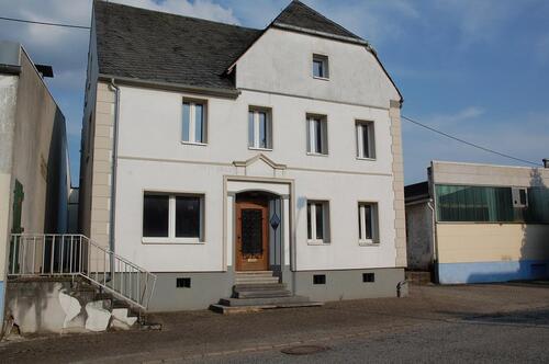 Foto - Steinhaus 270 qm. zum Vollständigen Innenausbau Teiluterkellert