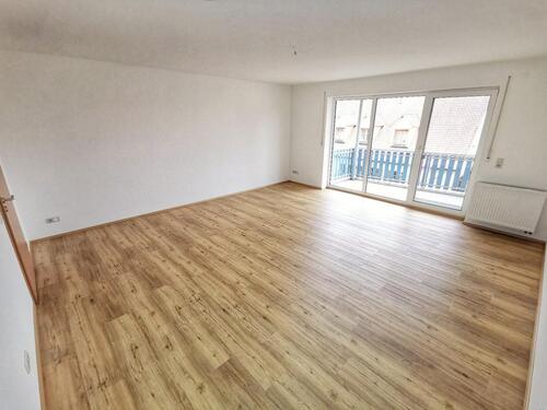 Foto - großzügige 3-Zimmer Wohnung 90 qm mit Balkon + Carport