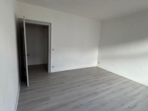 Foto - 2-RWE mit Balkon in Dessau Nord