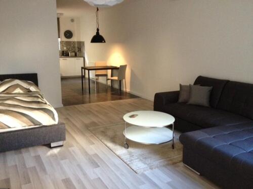 Foto - Modernes möbliertes 50m² Studio mit Südbalkon und Parkplatz