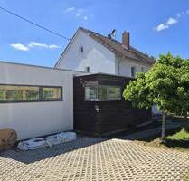 11 MINUTES TO LUCIUS CLAY KASERNE! Free standing house: with kitchen, 4 parking spaces & XXL terrace - Wiesbaden Bierstadt