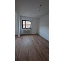 Modern und hell: Renovierte 2-Zimmer-Wohnung mit Tageslichbad - Pforzheim Weststadt