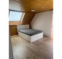 Helles, voll möbliertes Zimmer in entspannter 3er-WG - Stuttgart Vaihingen