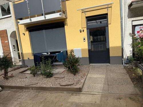 Foto - Gepflegtes saniertes Rheinmittelhaus mit Carport