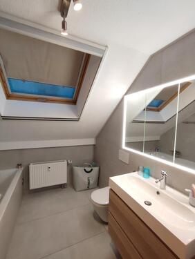 Foto - Provisionsfrei: Lichtdurchflutete DG-Wohnung mit 16 m² Dachterras