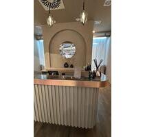 Helle und moderne Ladenfläche im Herzen von Frankfurt am Main