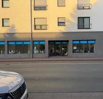 Laden Bürogebäude - 4.750,00&nbsp;EUR Kaltmiete, ca.&nbsp; 8,00&nbsp;m&sup2; in Lehrte (PLZ: 31275)