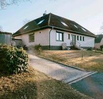 großes Einfamilienhaus mit Ferienwohnung und großem Garten - Bispingen