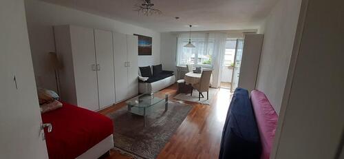 Foto - Möbliertes grosses helles Zimmer 33qm&Balkon -4er WG -KVR möglich