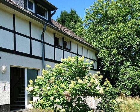 Foto - Idyllische Wohnung mit großem Balkon, PV-Anlage + Wärmepumpe