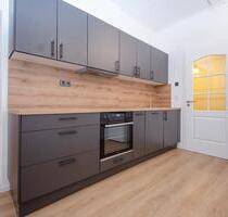 Denkmalschutz: Renovierte 2-Zi.-Whg. im Hochparterre, sofort frei - München Neuhausen-Nymphenburg