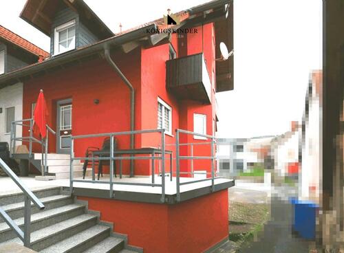 Foto - Doppelhaushälfte mit neuer Einbauküche, Carport für zwei Fahrzeuge und Stellplatz für PKW, od. Kauf!