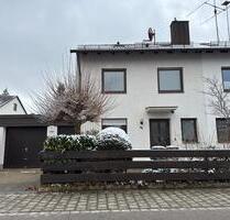 Doppelhaushälfte in Gilching - 2.850,00&nbsp;EUR Kaltmiete, ca.&nbsp; 160,00&nbsp;m&sup2; in Gilching (PLZ: 82205)