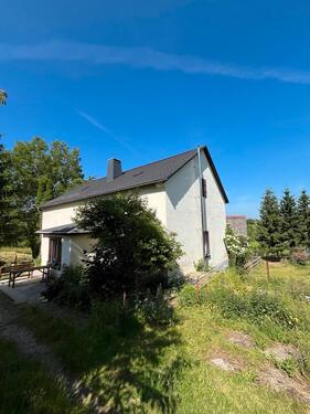 Foto - Einfamilienhaus mit großem Grundstück