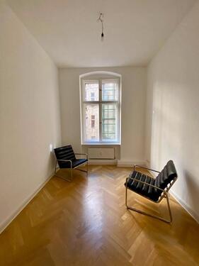 Foto - Therapieraum zur Untermiete in stilvoller Altbau-Praxis am Viktor