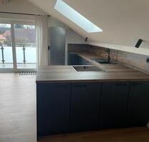 3 Zi DG-Wohnung mit EB-Küche - Solewärmepumpe - Komplettsaniert - Dirlewang