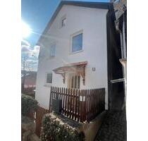 Kleines Haus Wohnung in Laaber mit Burgblick und Wintergarten