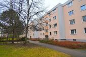 Foto - Erstbezug nach Renovierung - 2 Zimmer Wohnung mit Einbauküche, Balkon und TG-Stellplatz
