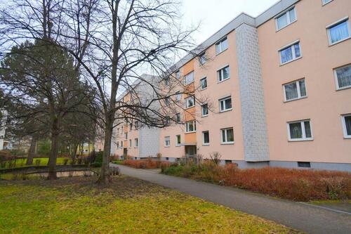 Foto - Erstbezug nach Renovierung - 2 Zimmer Wohnung mit Einbauküche, Balkon und TG-Stellplatz