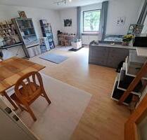 Vermiete: 1 Zi-Apartment: Küche mit EBK, Bad, 40m², Pettendorf