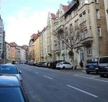 Stuttgart-West: 3-Zimmer-Hanggeschoss-Wohnung im Stilaltbau!