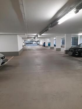 Foto - Tiefgaragenstellplatz zu vermieten
