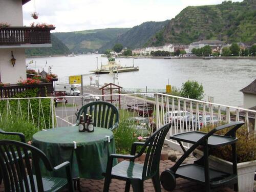 Foto - EFH mit 26 qm Terrasse direkt am Rhein, wo andere Urlaub machen