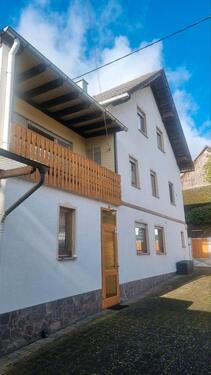 Foto - Einfamilienhaus mit Einliegerwohnung in Ketternschwalbach