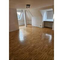 2 Zimmer Wohnung mit Küche & Bad zu vermieten 600€ pro Zimmer - Gießen Wieseck