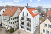 Foto - Exklusive barrierefreie Neubauwohnung direkt am Marktplatz - Aufzug, EBK, großer Balkon & Stellplatz