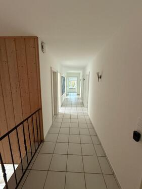 Foto - Helle & großzügige Wohnung mit Gartenanteil in zentraler Lage von