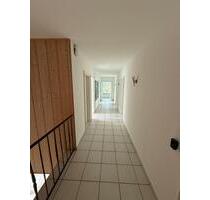 Helle & großzügige Wohnung mit Gartenanteil in zentraler Lage von - Hille