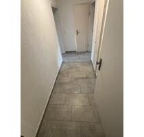 Helle 2 Zimmer Wohnung mit Balkon - Stuttgart Luginsland