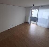 Helles, modernes Studentenappartement mit Balkon - im Zentrum - Regensburg Brandlberg